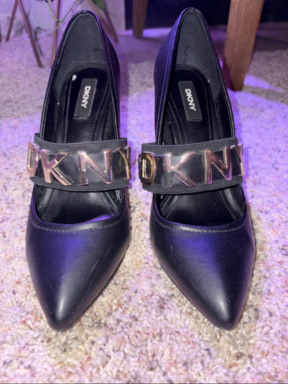 ❇️SALE❇️DKNY Black Pointed Toe Heels